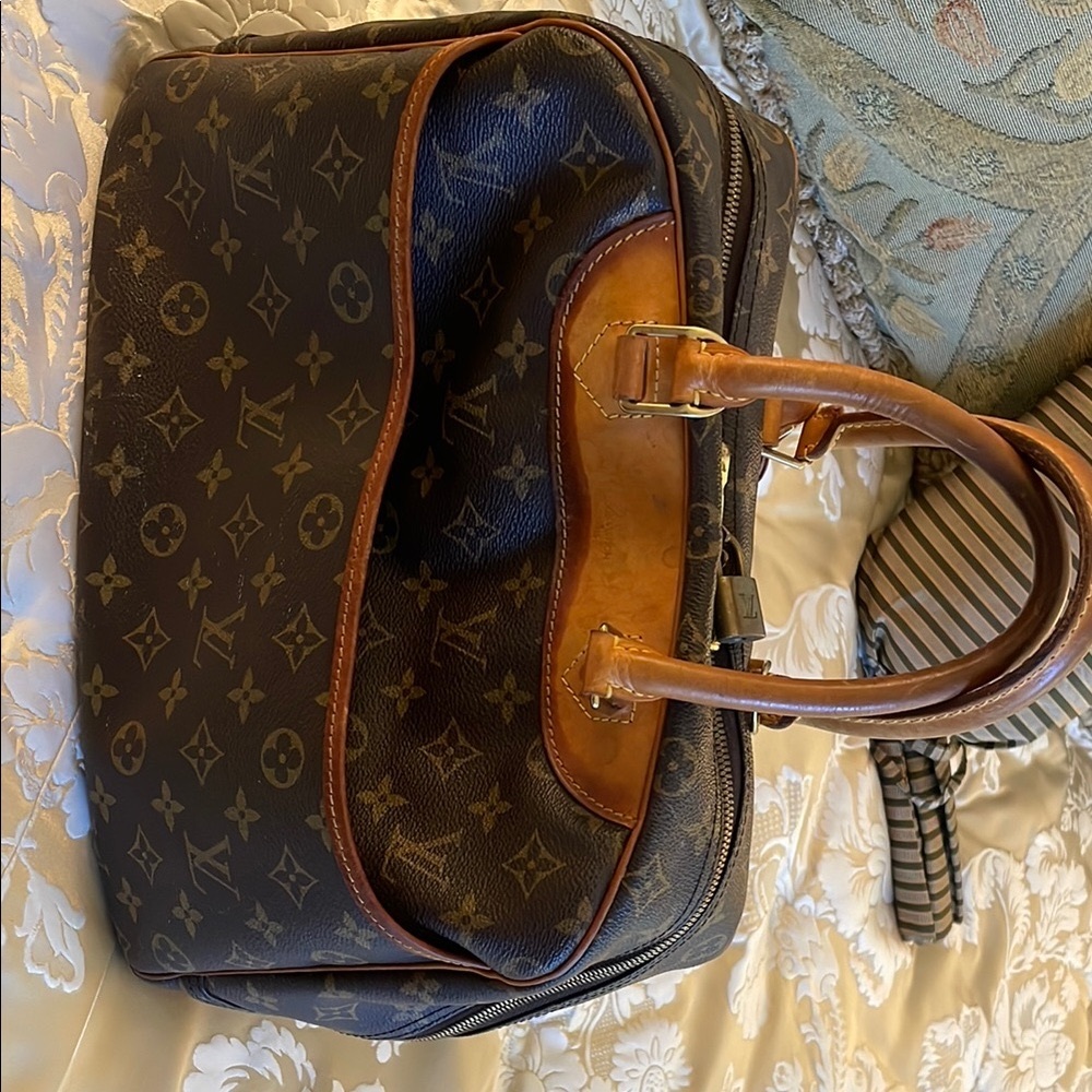 Louis Vuitton Monogram Canvas Cosmetic case